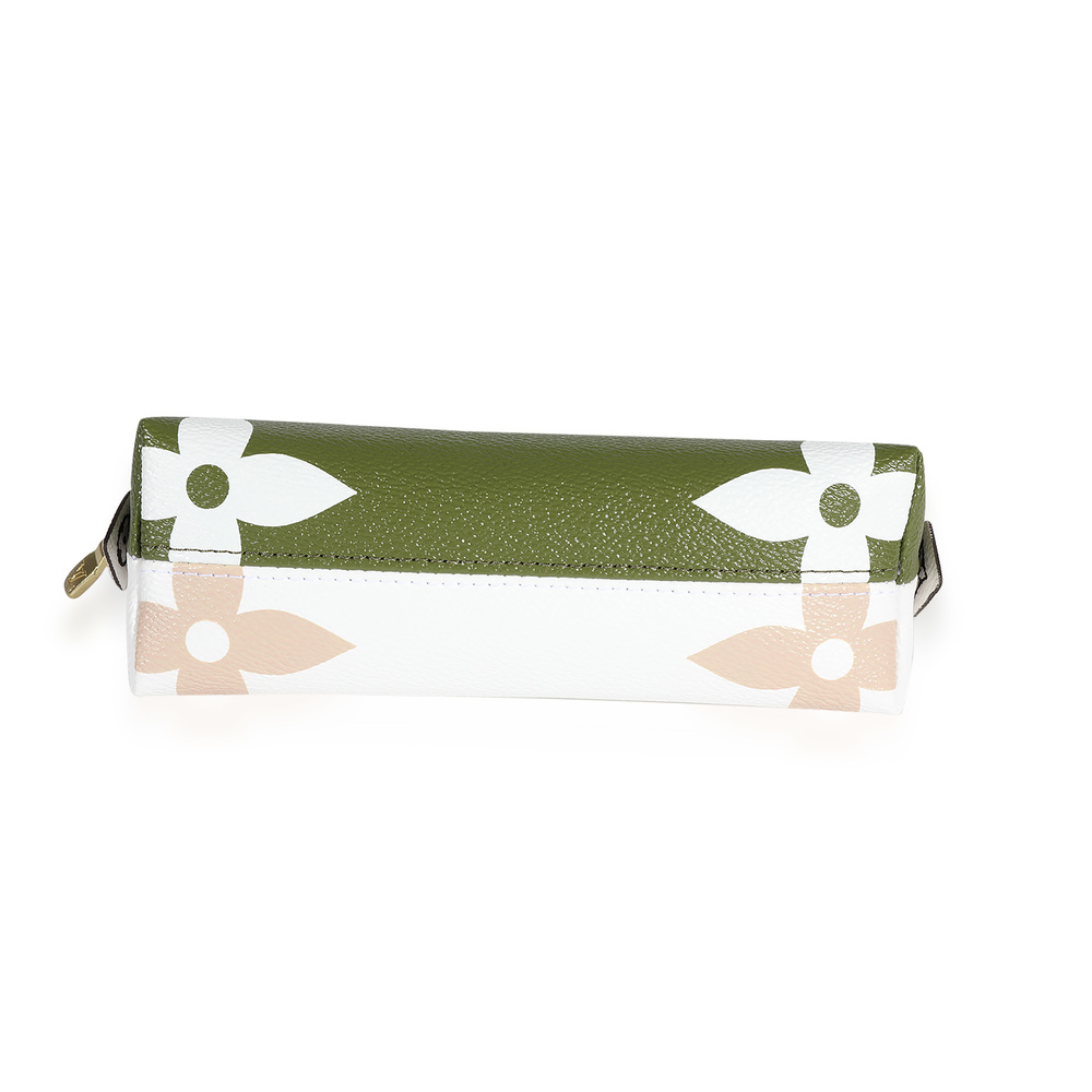 LOUIS VUITTON Kaki Monogram Giant Canvas Cosmetic Pouch - Picture 6 of 7